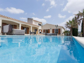 Modern Villa in Felines Minervois with Private Swimming Pool